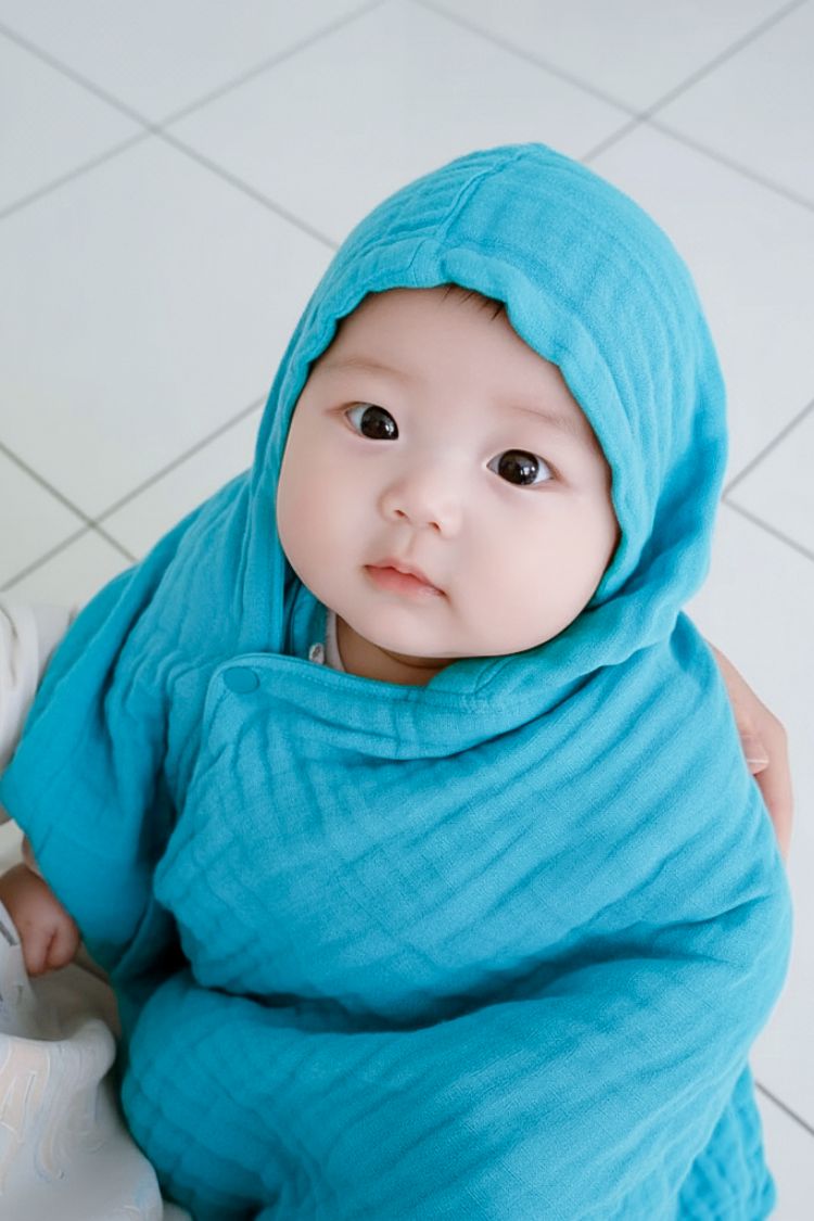 Em bé dễ thương cute phô mai que
